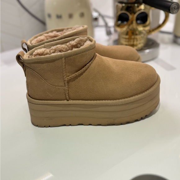 Ugg Ultra Mini Platform Sand Size 5 - Picture 5 of 8